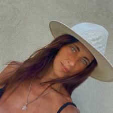 Sara Bouza (@Sarabouza09)