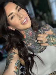 Ive been struggling a lot recently with decision paralysis and fear of  regret. There are moments in my life I've replayed over and over, wishing I  could go back and make a