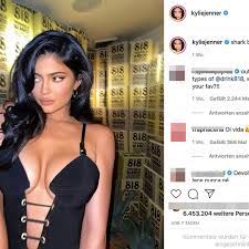 By providing my email address, i expressly consent to be contacted through email with marketing communications (including exclusive updates on products and new products and offers) about kylie cosmetics, kylie skin, and any other kylie jenner brands offered on www.kyliecosmetics.com.i understand that i can opt out, free of charge, at any time. Kylie Jenner Zeigt Ihr Kind Beim Baden Und Versteckt Eine Botschaft Stern De
