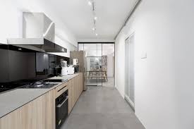 Check Out This Contemporary Style Hdb Kitchen And Other Similar Styles On Qanvast In 2020 Interior Design Singapore Interior Design Kitchen Kitchen Interior