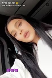 Get push notifications with news, features and more. Kylie Jenner Posts An Apparently Photoshopped Selfie Daily Mail Online