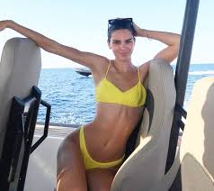 Самые новые твиты от kendall (@kendalljenner): Kendall Jenner And Cristiano Ronaldo Named Instagram S Highest Earners Mirror Online