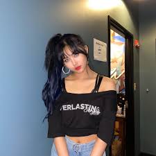 aisha pics on X: AISHA 아샤 EVERGLOW t.coudKewsts2a  X
