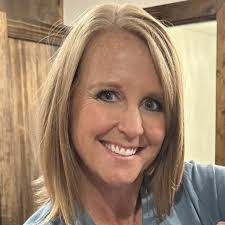 Gwendolyn Chestnut's Instagram, Twitter & Facebook