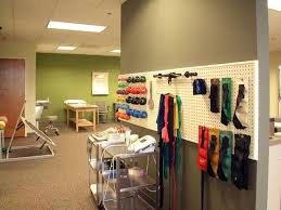 Pin By Daniela Birtq On Physiotherapy Clinic In 2020 Clinic Interior Design Therapy Office Medical Office Design