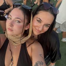 We bought a softub resort. After one day we noticed there was not much  force from the poseidon jet. Also the filter didn't suck. Thirth day we  heart a loud noise coming