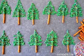 To help you decorate the cutest holiday cookies, we've rounded up the best ideas whether they're in the form of christmas tree decorations, an ugly and we know your kids will want in on the action too, which is why we've included decorating ideas to get the kids' christmas table busy, as well as. 19 Creative Christmas Cookie Ideas That Are Actually Easy