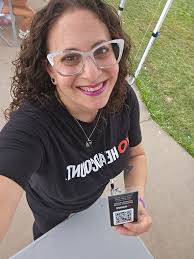 Attending a concert alone versus with a partner