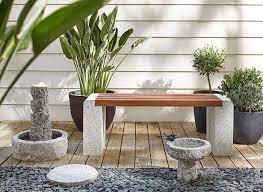 Besonders beliebt ist die fensterbank aus stein, die neben einem edlen design auch eine einzigartige struktur aufweist. Gartenbank Aus Stein Online Gunstig Kaufen Inkl Zubehor Angebote