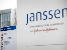 Il repose sur la technologie du vecteur viral, comme celui du labo astrazeneca. Johnson And Johnson Vaccine Probe Deepens Europe S Covid Woes Euractiv Com