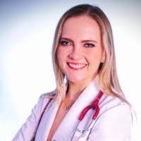 Elvia Arroyo's Instagram, Twitter & Facebook