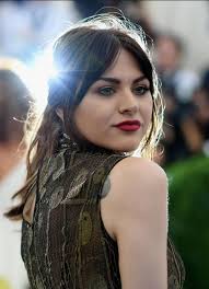 Happy 32nd Birthday Frances Bean Cobain 📸©️Dimitrios Kambouris • Getty  Images • You Tube •Kevin Mazur #TheGrungeLegends #francesbeancobain  #nirvana #grungegirl