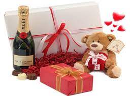 These valentine's day gifts for men go above and beyond the usual, so you're sure to find something he'll love here—no matter what his style or hobbies are like. Cute Valentines Day Ideas For Him 2016 Cute Valentines Day Ideas Valentine Gifts Special Valentines Gift
