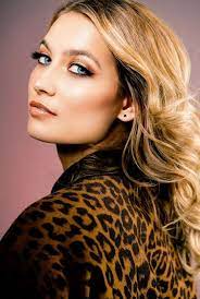 Dan kon een cover van 'i'm still standing' in. Tinne Oltmans Tekent Artiestencontract Bij Universal Music Entertainment Today