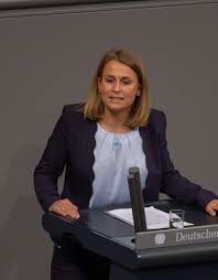 Von schulenburg über brandenburg ins dirndl nach münchen. Corinna Miazga Wikipedia