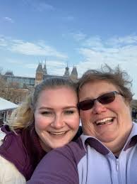 We are excited to welcome Dr. Mekinzee Elliott to our PGY2 cohort! ☃️ ⋆⁺₊❅.  Originally from Texas, she earned both her bachelor's degree in molecular,  cellular, and developmental biology and her MD