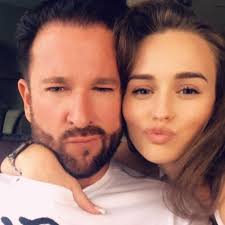 Ist sie womöglich abgetaucht, weil es ihr nicht gut geht? Verwirrung Um Wendler Trennung War Laura Nun Der Grund Oder Nicht