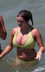 Big titted slut candid photo - secretly captured beauty