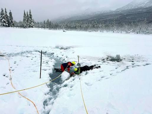 Nurse was trying to save family dog when she went under the ice in North  Fork of Eagle River - Anchorage Daily News