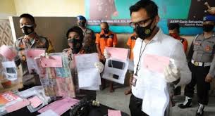 Palsukan Surat Rapid Test Pegawai Puskesmas Di Surabaya Diringkus Polisi Suara Jatim