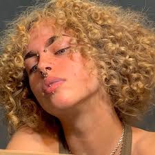 hey fellow tattoo artists, as a beginner artist i have a question. i have  been tattooing for about a year and a few months now and it's literally  been my dream job