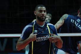 Earvin ngapeth qui se trouve au brésil pour disputer le mondial avec son club russe aurait été arrêté pour avoir giflé les fesses d'une femme. Earvin Ngapeth Est Soulage Mais Il A Honte Selon Son Avocat L Equipe