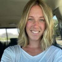 Cindy Dutra's Instagram, Twitter & Facebook