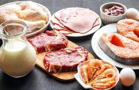 Sebagai sumber protein hewani, segelas susu sapi mengandung 8 gram protein dan 149 kalori. Protein Hewani Pengertian Fungsi Macam Perbedaan Gambar