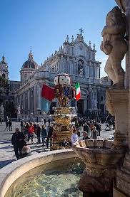 Du hast dich entschieden die ostküste siziliens bei deiner nächsten reise und deren interessante orte zu besuchen? Catania Sehenswurdigkeiten Sicilia Ferien De