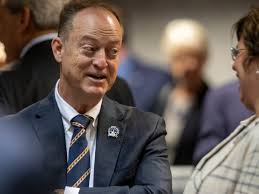 Indiana lawmakers try again to pass statewide standards for wind, solar