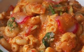 Pasalnya jika kerupuk biasanya dimasak dengan cara digoreng dan memiliki tekstur garing, di kotawaringin kerupuknya tidak melalui proses penggorengan tapi dimasak dengan cara dikukus. 5 Cara Membuat Seblak Kering Pakai Kerupuk Dan Bakso Pedas Bikin Ketagihan