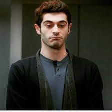 Pin By Usva Shah On Turkish Actors That I Murat And Hayat Pics Cute Love Stories Turkish Actors