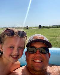 Cameron Floyd's Instagram, Twitter & Facebook