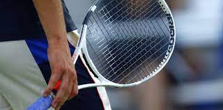 Hybrid Stringing Roger Federer S Stringing Method Of Choice Perfect Tennis
