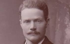 Karl Hellberg's Instagram, Twitter & Facebook