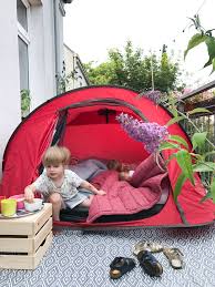 Nur die harten kommen in den garten: Mit Einem Outdoor Teppich Wird Es Ruck Zuck Gemutlich Auf Dem Balkon