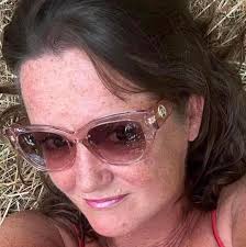 Hi everyone ! My boyfriend lost his beloved sunglasses probably at the Hive  Stage