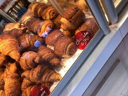 A Aurillac Cantal Des Boulangers Ont Peut Etre La Solution Pour Mettre D Accord Partisans Du Pain Au Chocolat Et De La Chocolatine Aurillac 15000