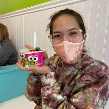 Cute Sweet Frog frozen yogurt experience