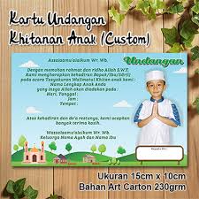 Ukuran template undangan khitanan cdr gratis ini saya buat dengan konsep sederhana dan memiliki ukuran kertas hvs folio atau f4 dengan dimensi 21,5 cm x 33 cm yang nantinya dilipat menjadi 3 bagian kalo mau mbagiin ke tamu undangan. Contoh Surat Undangan Khitanan Anak Pigura
