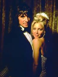 Her father was a ucla administrator, and her mother was a production executive. 100 Heather Locklear S First Marriage To Tommy Lee Ideas Heather Locklear Tommy Lee Tommy