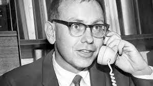 The oracle of omaha stays youthful by drinking at least five cokes a day. Photos 30 Images Of Warren Buffett Through The Years Local Business News Omaha Com