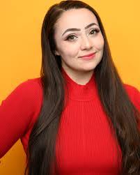 Therese Howe's Instagram, Twitter & Facebook