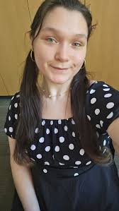 FIF! Just a 5D girl living in a 3D world, and currently riding the dopamine  high of a “Thnks fr th Mmrs” F.O.B. scream sesh while cleaning my kitchen  (iykyk lol). Felt