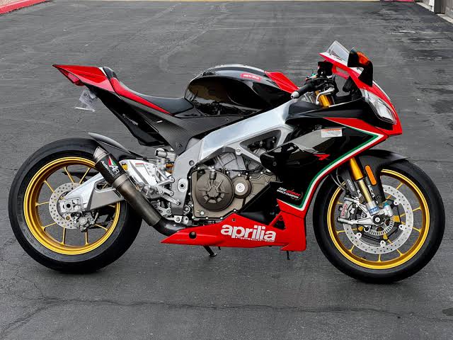 Aprilia RSV4 Factory APRC SE