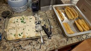 Here in the united states, traditional christmas meals usually consist of a turkey or a roast, a glass of eggnog, and plenty of festive cookies. Ian D A Twitter Non Traditional Christmas Dinner Foods Are Still Ridiculously Delicious Chicken Enchiladas Tamales From Texas Tacos Chips And Dip And A Cheese Crackers Spread Https T Co Myuebnmrln