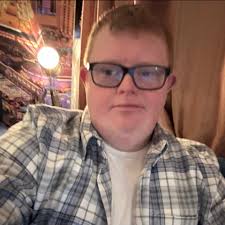 Sarah Connor — Linda Hamilton Linda Hamilton brings Sarah Connor a strong,  focused, and intense presence. Her steady energy and sharp determination  shape the character into someone brave, resilient, and iconic. Her