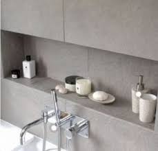 Dengan menggunakan kloset jongkok desain kamar mandi minimalis ini mengkombinasikan tegel dengan motif mozaik yang dipilih warna hijau agar tak mudah kotor. Cara Menata Kamar Mandi Anda Dengan Sentuhan Keramik Kamar Mandi Indomas Keramika