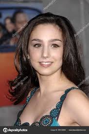 Molly Ephraim Aux Arrivées Pour College Road Trip Premiere Capitan — Photo  éditoriale par ©everett225