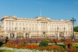 Tourists can visit the royal palace, but it is only open to the public a as well as visiting buckingham palace, the changing of the guard takes place in the forecourt. Buckingham Palace London History Visiting Information